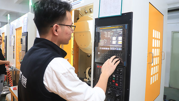 3D打印与cnc加工区别-深圳维多利亚老品牌vic119