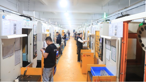 铝外壳CNC加工中的高精度要求与控制技术