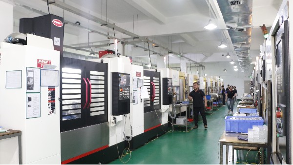 铝外壳CNC加工中，如何优化工件装夹与夹具设计？