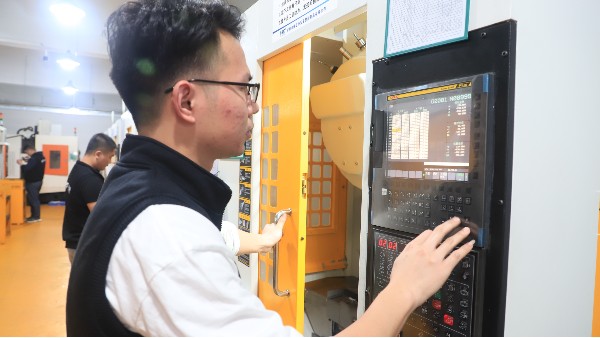 深圳cnc加工：透明经营点亮企业经营的明灯